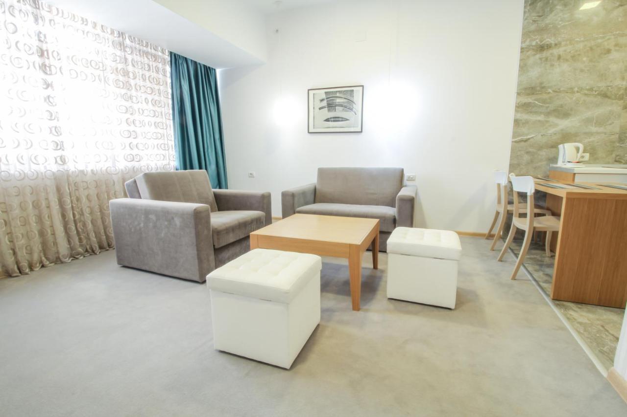 Gardenia Hotel & Spa Veles Extérieur photo A living room