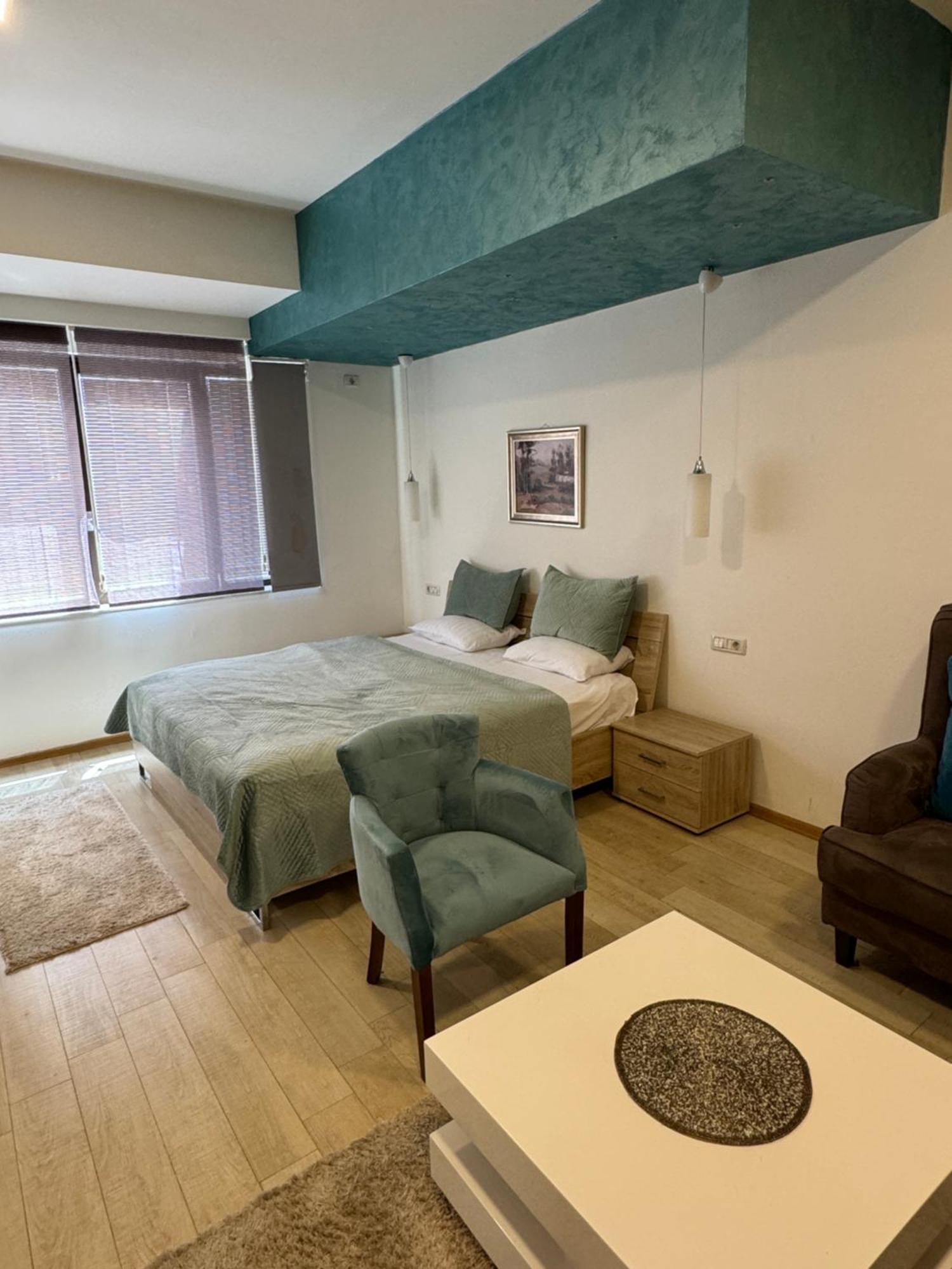 Gardenia Hotel & Spa Veles Extérieur photo A bedroom in a hotel
